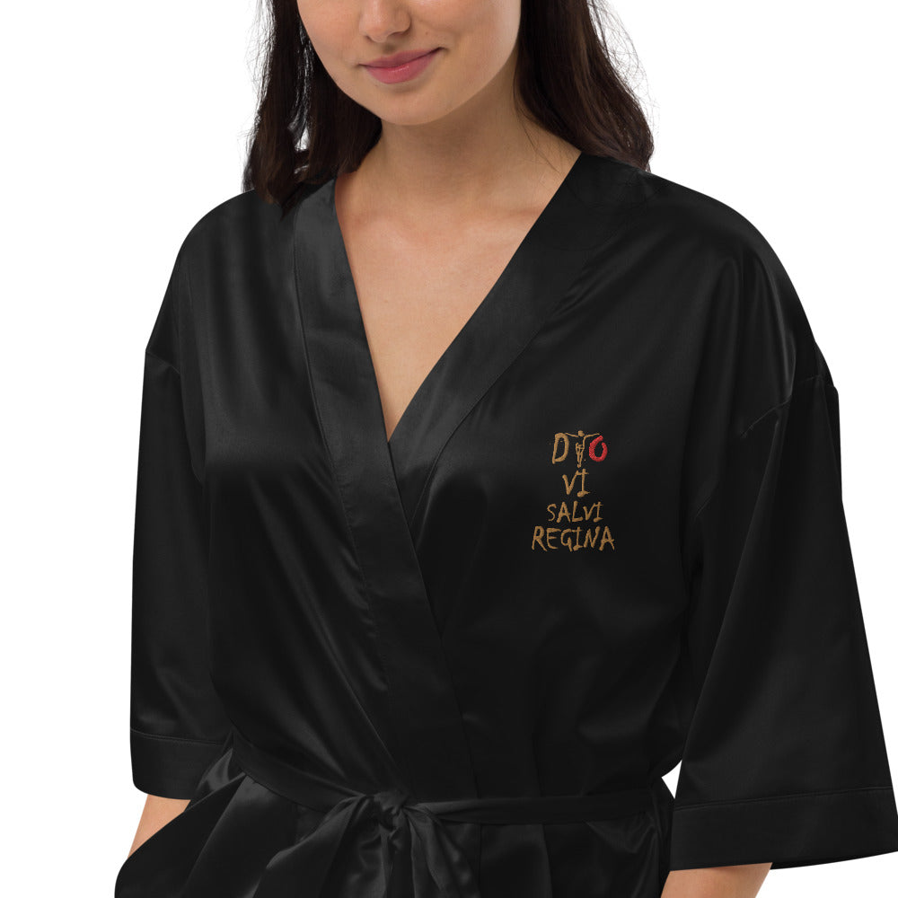 Peignoir en satin Dio vi Salvi Regina - Ochju Ochju Noir / XS/S Ochju Peignoir en satin Dio vi Salvi Regina